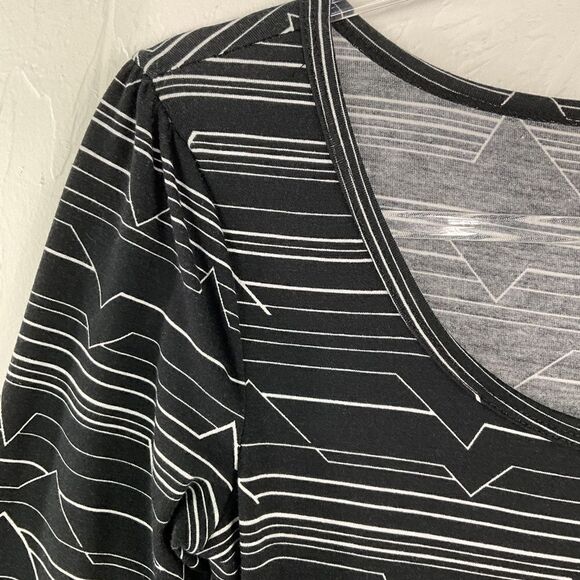 LuLaRoe Nicole Black White Lined Striped Short Sleeve A-Line Dress XS NWT - Picture 2 of 4